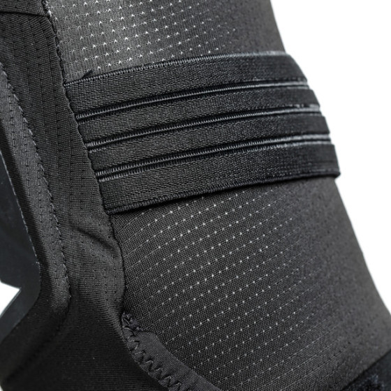 DAINESE TRAIL SKINS PRO KNEE GUARDS BLACK