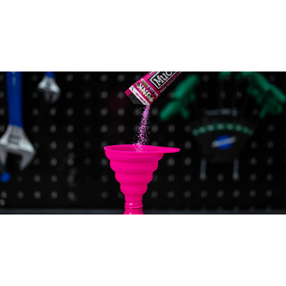 Muc-Off Collapsible Silicone Funnel