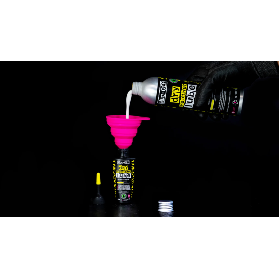 Muc-Off Mini Collapsible Silicone Funnel