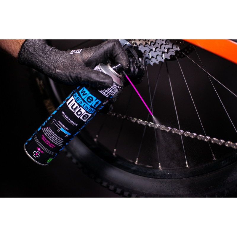 Muc-Off Bicycle Wet Weather Lube Aerosol 400ml Muc-Off Bicycle Wet Weather Lube Aerosol 400ml