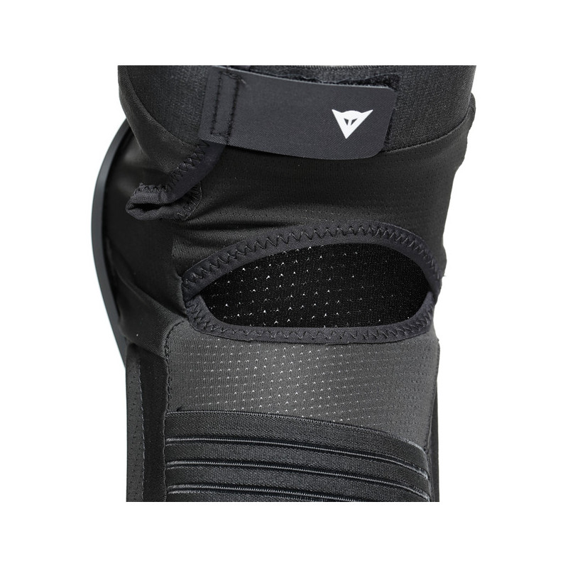 DAINESE TRAIL SKINS PRO KNEE GUARDS BLACK