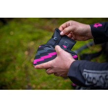 Muc-Off Essentials Case with Header BOLT 