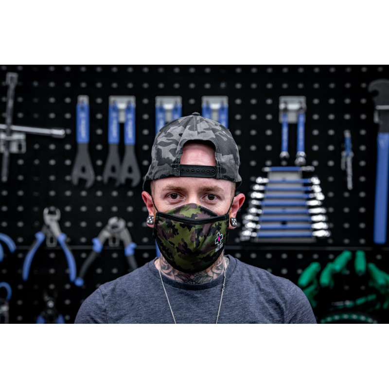 Muc-Off Reuseable Face Mask WOODLAND CAMO - L 