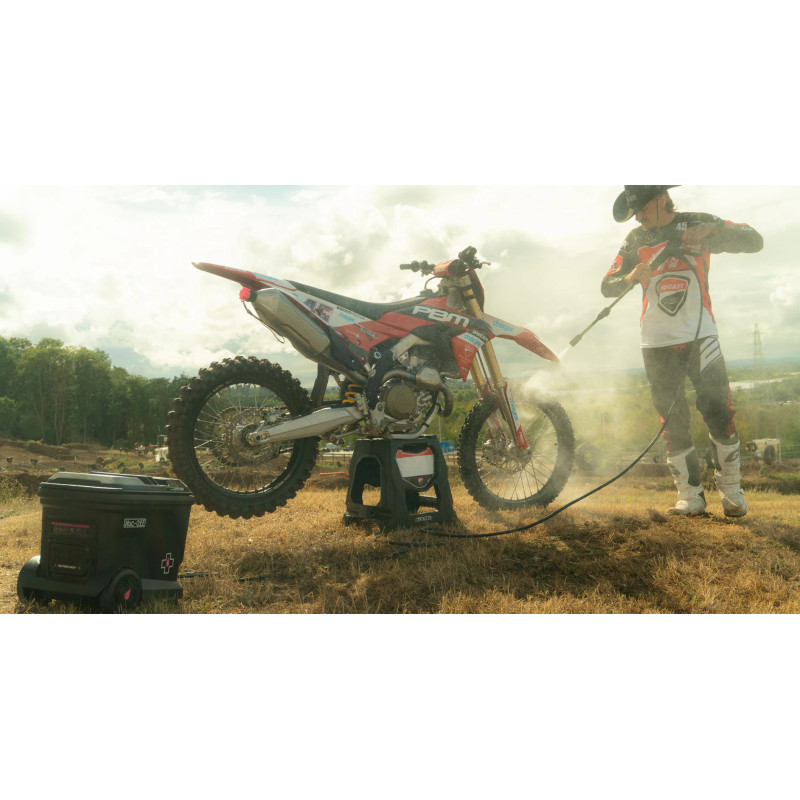 Muc-Off mobilný tlakový čistič na motocykle | CleanStore.sk
